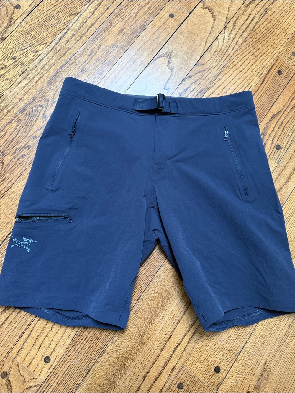 Arc'teryx sz 10 Gamma LT Shorts 9 inch women's shorts quick dry hiking camping - Picture 1 of 12